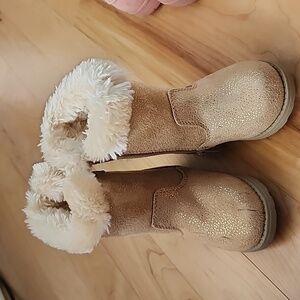 Cat and jack size 6 boots